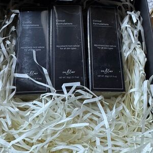 Clinical Formulations Rejuvenate Face Serum - Black